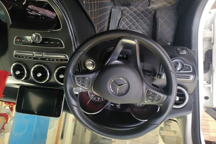 Used Mercedes-Benz C-Class 2017 Facelift C 200 L Sport Edition Steering Wheel