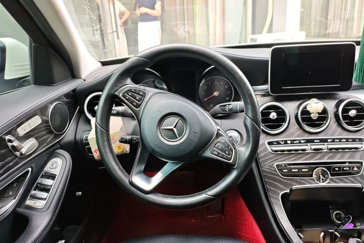 Used Mercedes-Benz C-Class 2017 Facelift C 200 L Sport Edition Steering Wheel