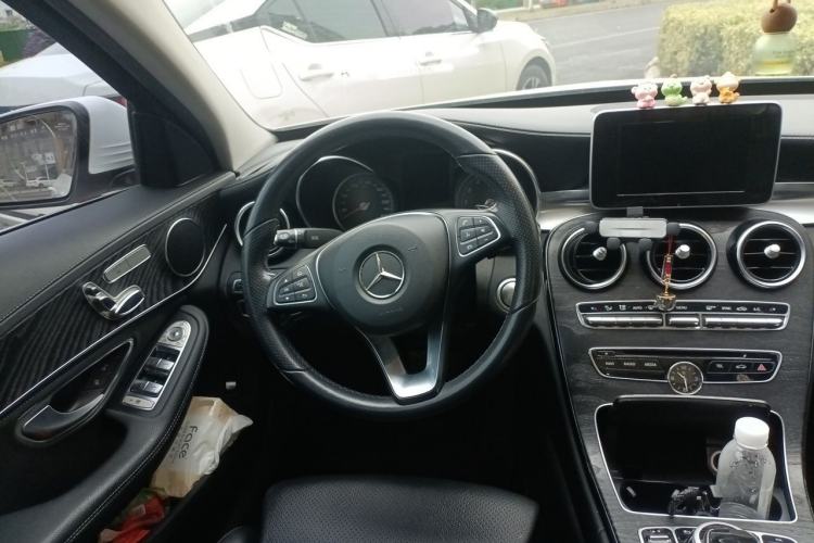 Used Mercedes-Benz C-Class 2017 Facelift C 200 L Sport Edition Steering Wheel
