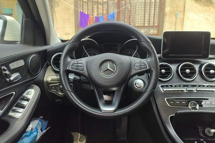 Used Mercedes-Benz C-Class 2017 Facelift C 200 L Sport Edition Steering Wheel