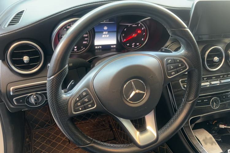 Used Mercedes-Benz C-Class 2017 Facelift C 200 L Sport Edition Steering Wheel