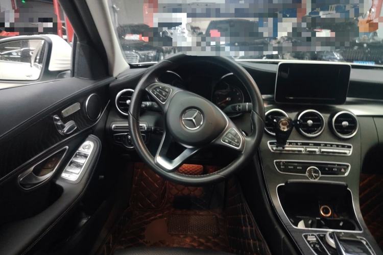 Used Mercedes-Benz C-Class 2017 Facelift C 200 L Sport Edition Steering Wheel