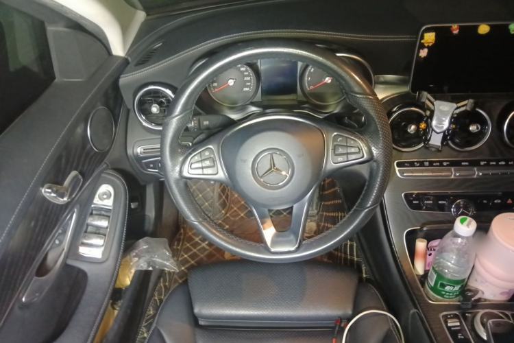 Used Mercedes-Benz C-Class 2017 Facelifted C 180 L Stylish Edition Steering Wheel