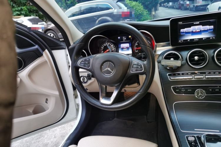 Used Mercedes-Benz C-Class 2017 Facelift C 200 L Sport Edition Steering Wheel