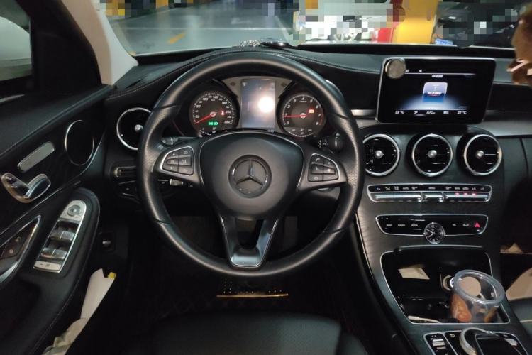 Used Mercedes-Benz C-Class 2017 Facelift C 200 L Sport Edition Steering Wheel