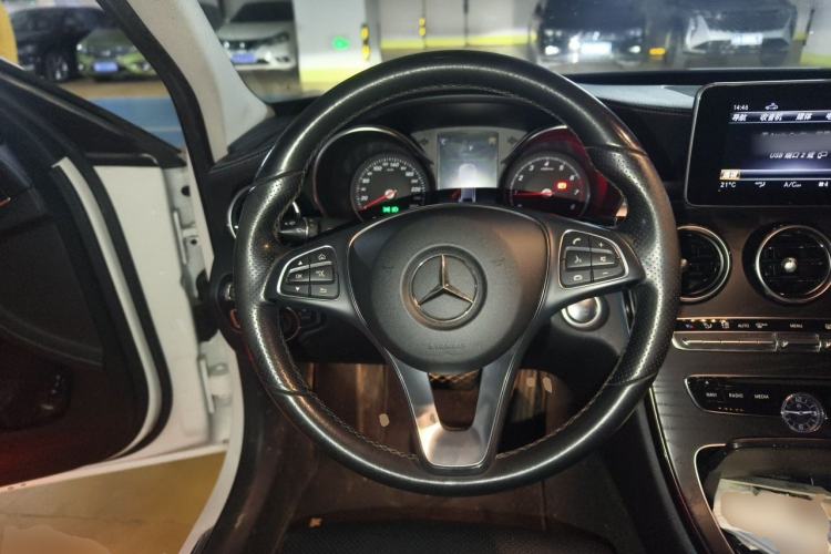 Used Mercedes-Benz C-Class 2017 Facelift C 200 L Sport Edition Steering Wheel
