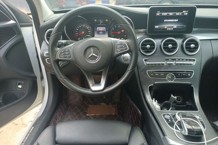 Used Mercedes-Benz C-Class 2017 Facelift C 200 L Sport Edition Steering Wheel