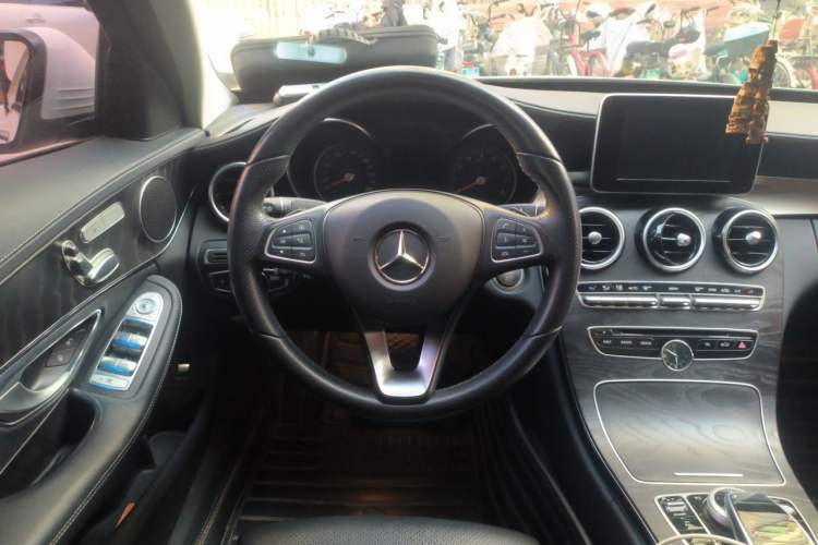 Used Mercedes-Benz C-Class 2017 Facelift C 200 L Sport Edition Steering Wheel