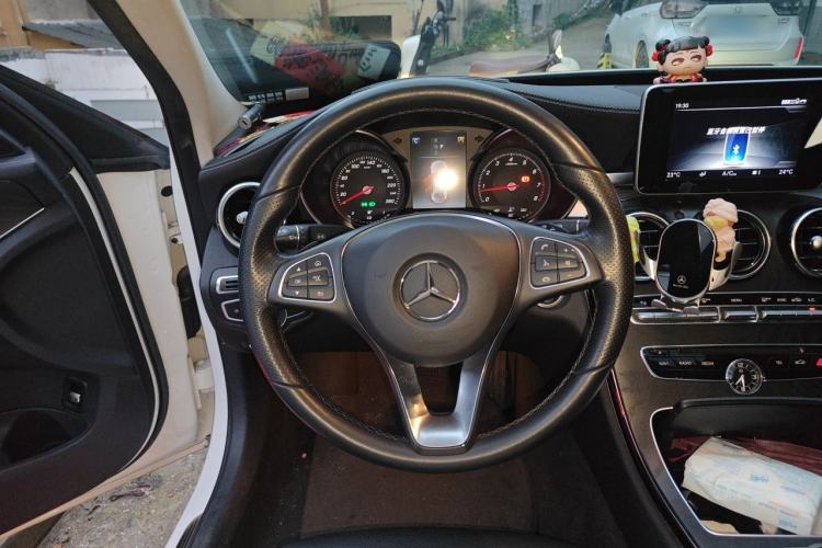 Used Mercedes-Benz C-Class 2017 Facelift C 200 L Sport Edition Steering Wheel