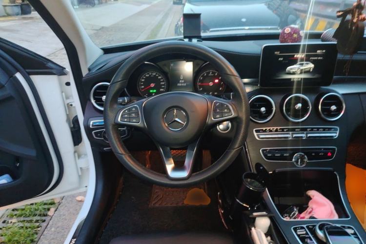 Used Mercedes-Benz C-Class 2017 Facelift C 200 L Sport Edition Steering Wheel