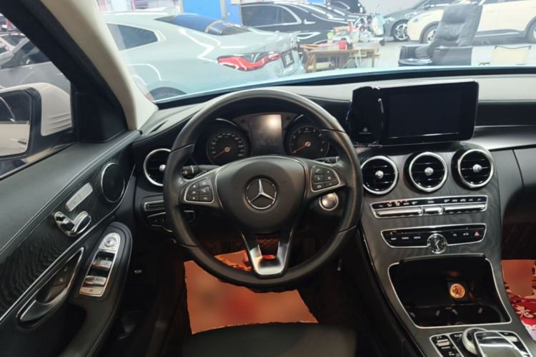 Used Mercedes-Benz C-Class 2017 Facelift C 200 L Sport Edition Steering Wheel