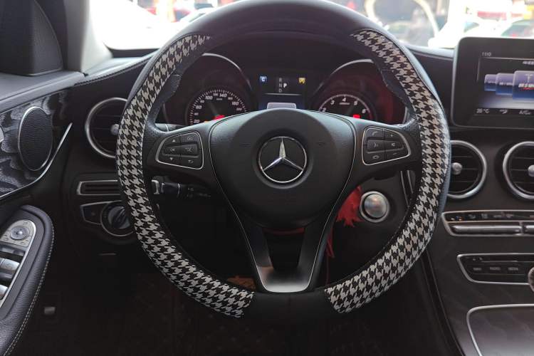 Used Mercedes-Benz C-Class 2017 Facelift C 200 L Sport Edition Steering Wheel