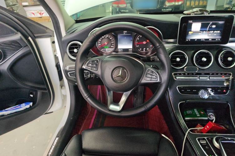Used Mercedes-Benz C-Class 2017 Facelift C 200 L Sport Edition Steering Wheel