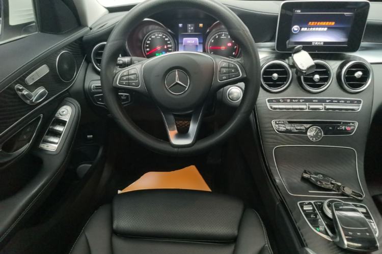 Used Mercedes-Benz C-Class 2017 Facelift C 200 L Sport Edition Steering Wheel