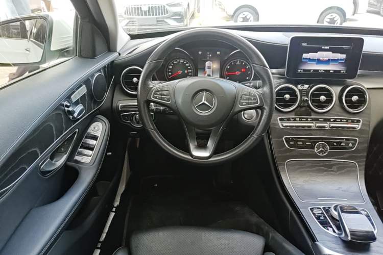 Used Mercedes-Benz C-Class 2017 Facelift C 200 L Sport Edition Steering Wheel