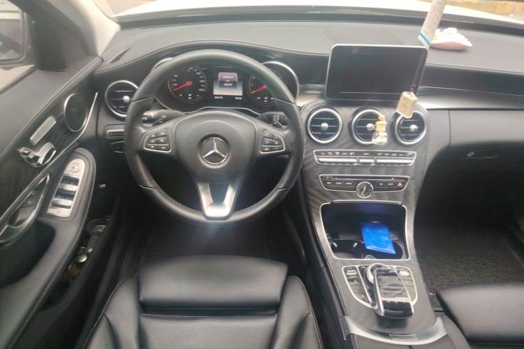 Used Mercedes-Benz C-Class 2017 Facelift C 200 L Sport Edition Steering Wheel