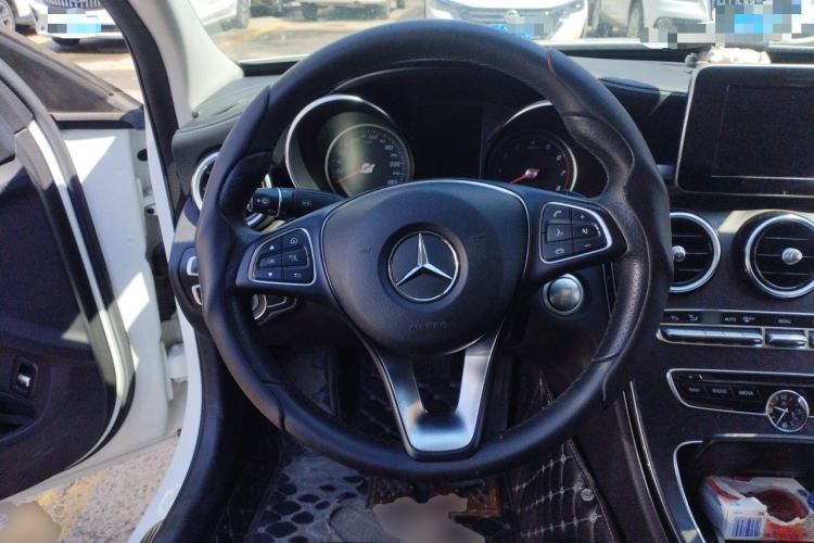 Used Mercedes-Benz C-Class 2017 Facelift C 200 L Sport Edition Steering Wheel