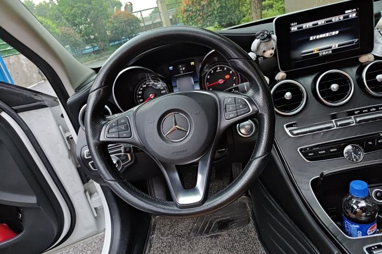 Used Mercedes-Benz C-Class 2017 Facelift C 200 L Sport Edition Steering Wheel