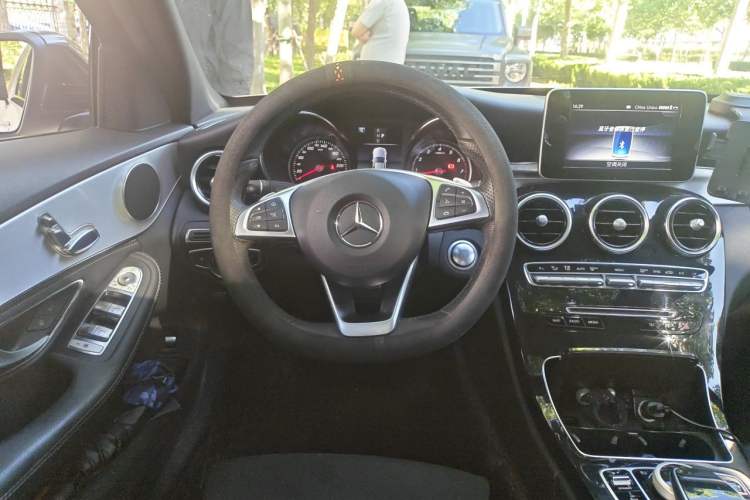 Used Mercedes-Benz C-Class 2017 Restyled C 200 Sport Edition Steering Wheel