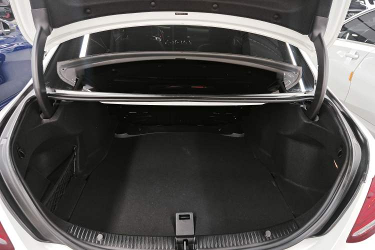 Used Mercedes-Benz C-Class 2017 Restyled C 200 Sport Edition Trunk