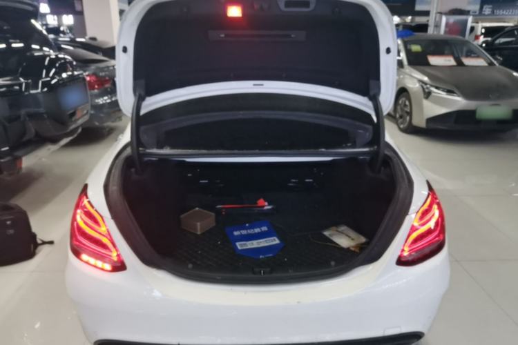 Used Mercedes-Benz C-Class 2017 Facelift C 200 L Sport Edition Trunk