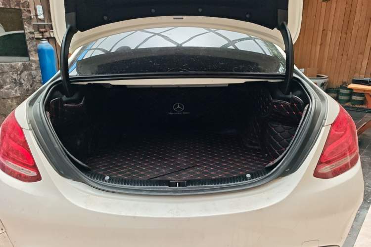 Used Mercedes-Benz C-Class 2017 Restyled C 200 Sport Edition Trunk