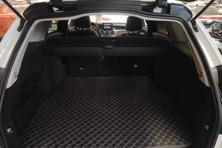 Used Mercedes-Benz C-Class 2017 C 180 Estate Trunk