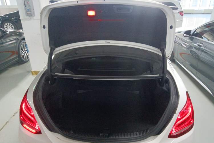 Used Mercedes-Benz C-Class 2017 Facelift C 200 L Sport Edition Trunk