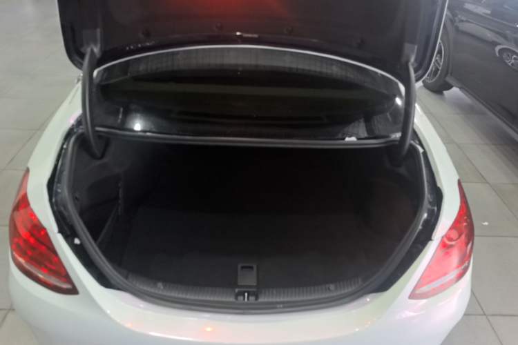 Used Mercedes-Benz C-Class 2017 Restyled C 180 L Fashion Edition Sport Version Trunk