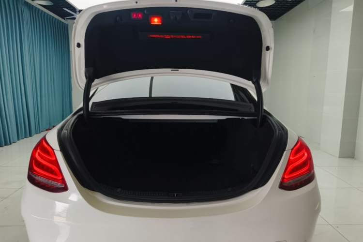 Used Mercedes-Benz C-Class 2017 Facelift C 200 L Sport Edition Trunk