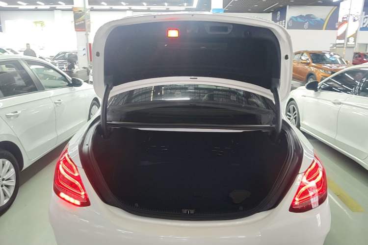 Used Mercedes-Benz C-Class 2017 Restyled C 180 L Fashion Edition Sport Version Trunk