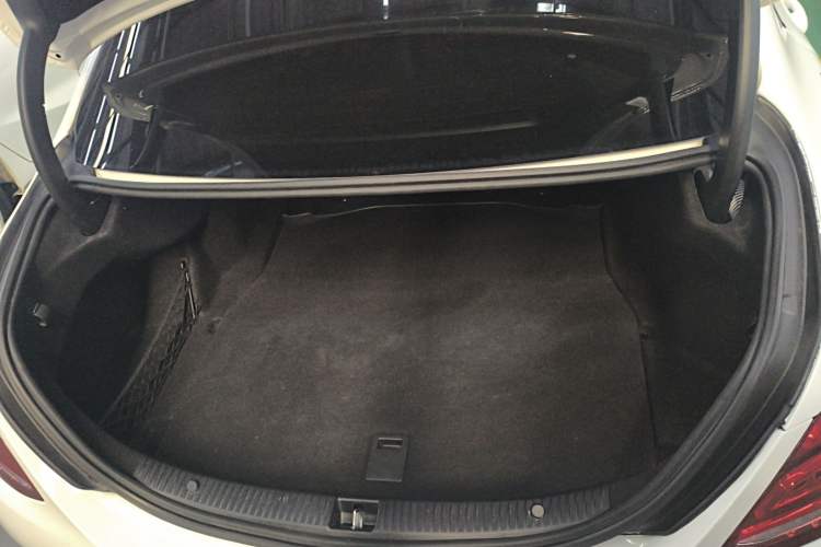 Used Mercedes-Benz C-Class 2017 Restyled C 200 Sport Edition Trunk