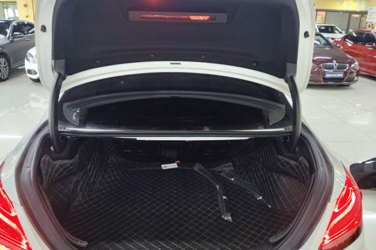 Used Mercedes-Benz C-Class 2017 Restyled C 200 Sport Edition Trunk