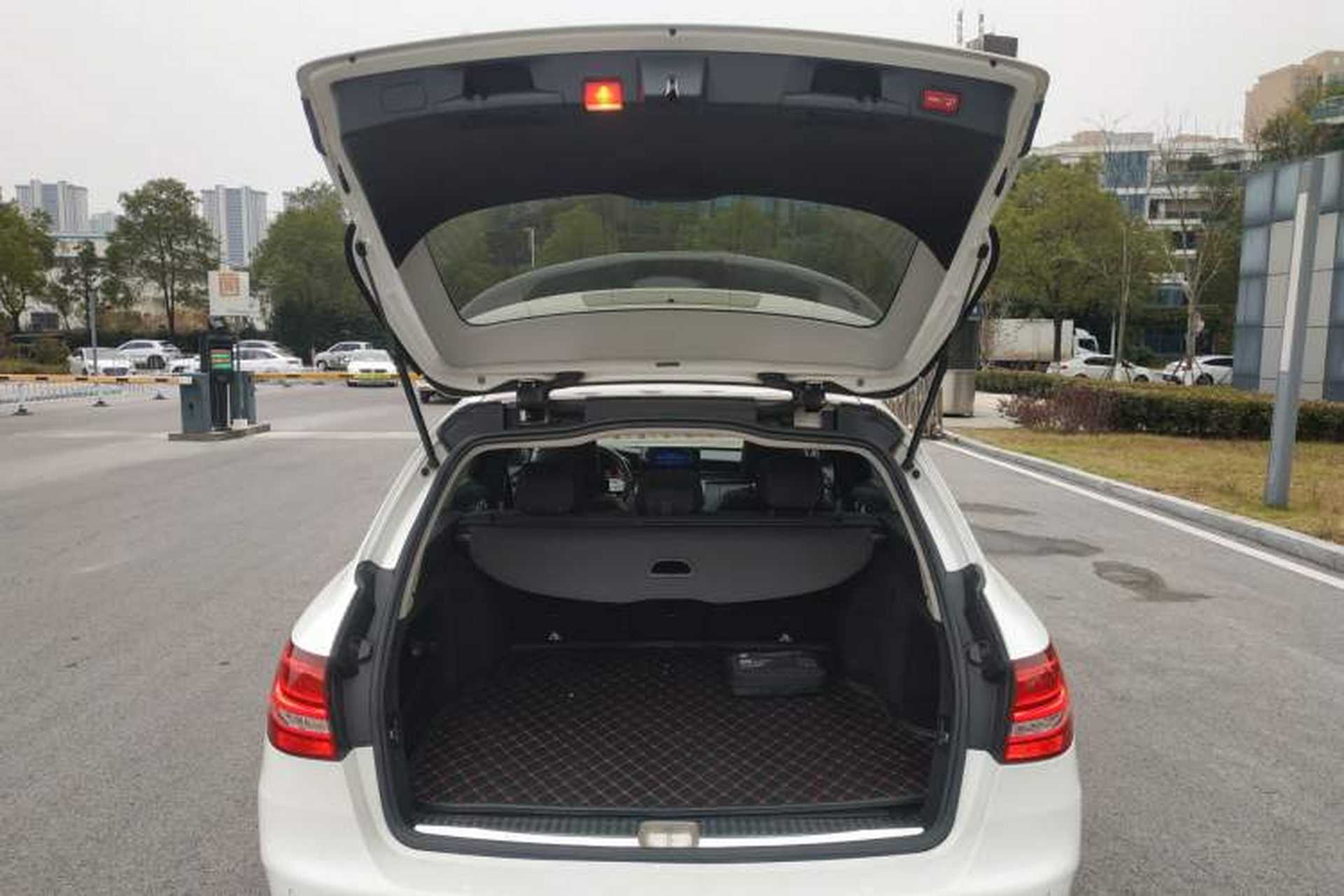 Used Mercedes-Benz C-Class 2017 Facelift C 200 Station Wagon Trunk