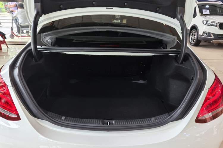 Used Mercedes-Benz C-Class 2017 Facelift C 200 L Sport Edition Trunk