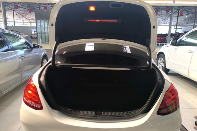 Used Mercedes-Benz C-Class 2017 Restyled C 180 L Fashion Edition Sport Version Trunk