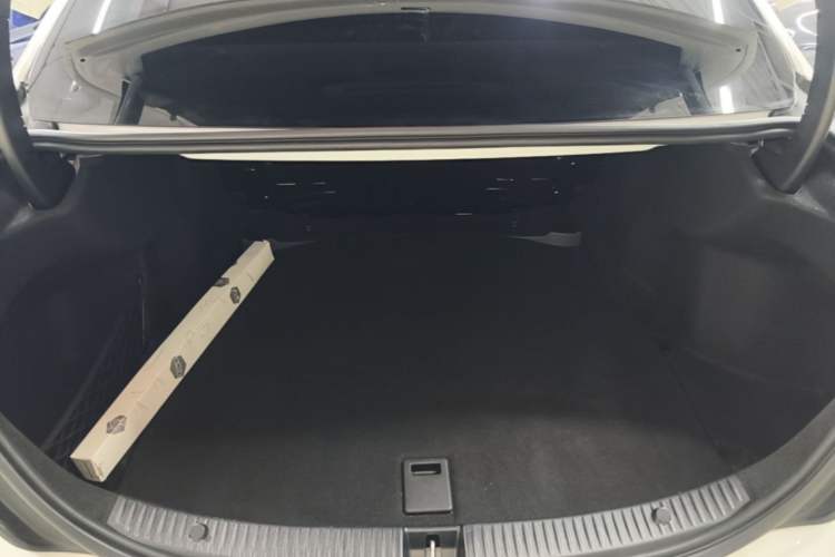 Used Mercedes-Benz C-Class 2017 Facelift C 200 L Sport Edition Trunk