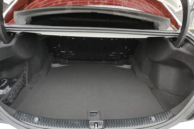 Used Mercedes-Benz C-Class 2017 Restyled C 200 Sport Edition Trunk