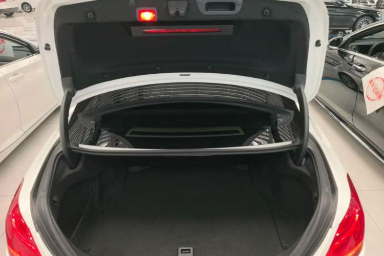 Used Mercedes-Benz C-Class 2017 Facelift C 200 L Sport Edition Trunk