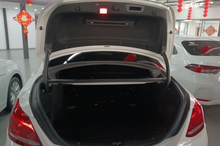 Used Mercedes-Benz C-Class 2017 Restyled C 200 Sport Edition Trunk