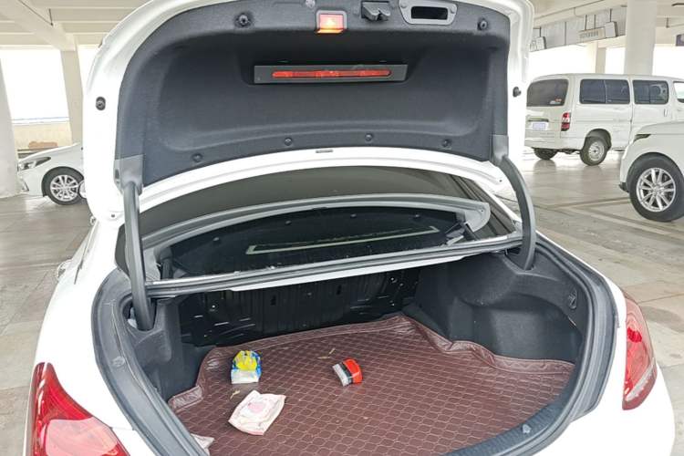 Used Mercedes-Benz C-Class 2017 Restyled C 180 L Fashion Edition Sport Version Trunk