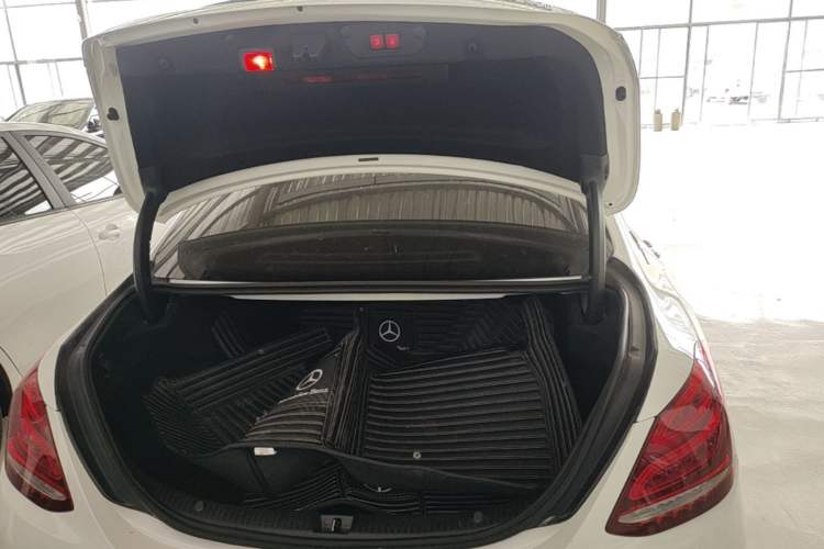 Used Mercedes-Benz C-Class 2017 Restyled C 180 L Fashion Edition Sport Version Trunk