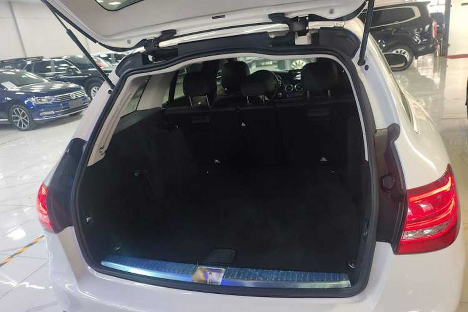 Used Mercedes-Benz C-Class 2017 Facelift C 200 Station Wagon Trunk