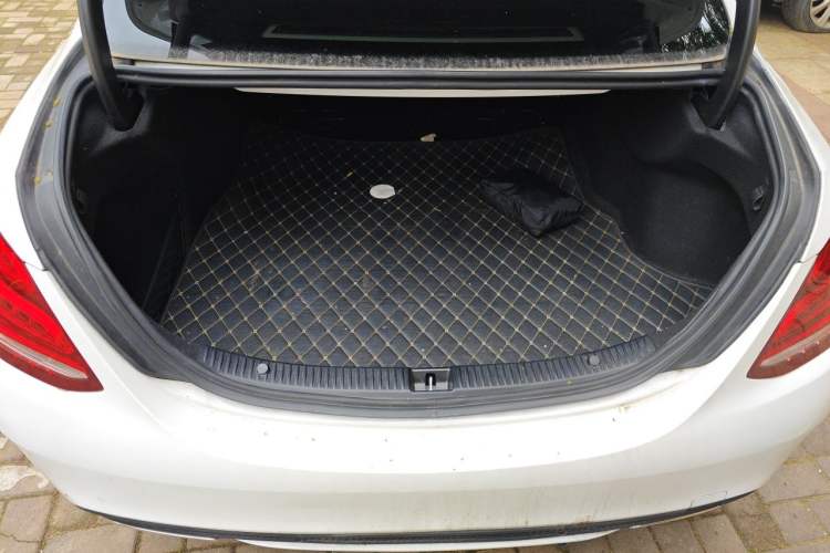 Used Mercedes-Benz C-Class 2017 Facelift C 200 L Sport Edition Trunk