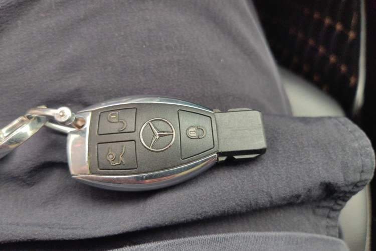 Used Mercedes-Benz C-Class 2017 Facelift C 200 L Sport Edition Vehicle Key