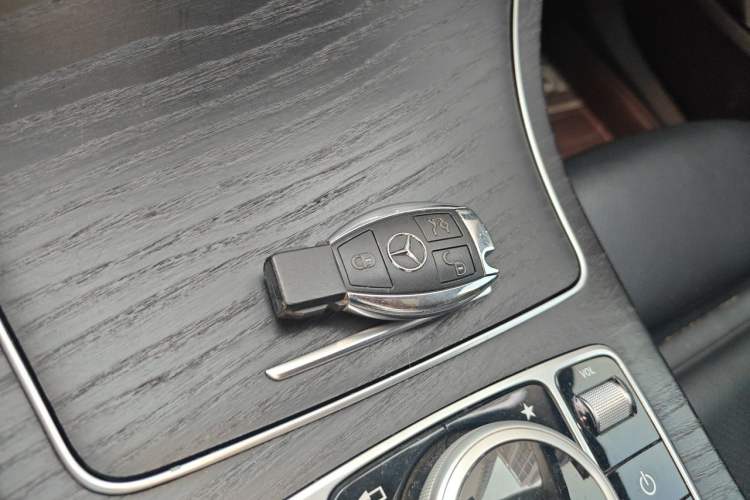 Used Mercedes-Benz C-Class 2017 Facelift C 200 L Sport Edition Vehicle Key