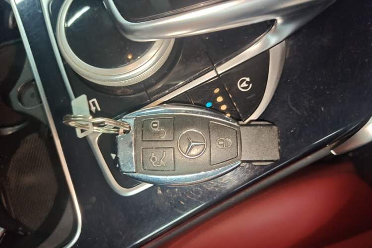 Used Mercedes-Benz C-Class 2017 Restyled C 200 Sport Edition Vehicle Key