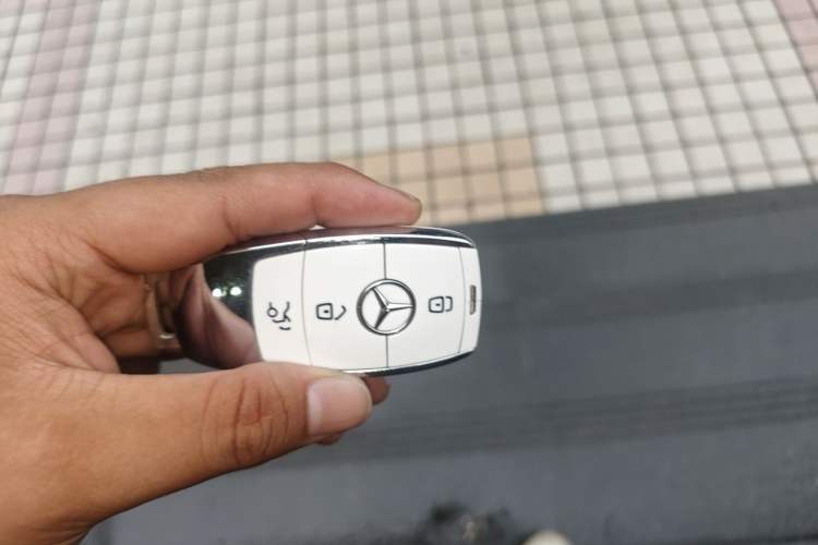 Used Mercedes-Benz C-Class 2017 C 200 Sport Edition Vehicle Key