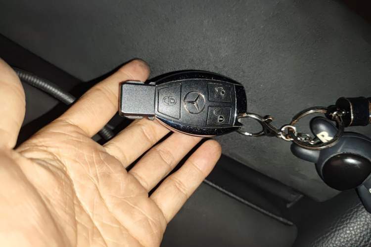 Used Mercedes-Benz C-Class 2017 C 200 Sport Edition Vehicle Key