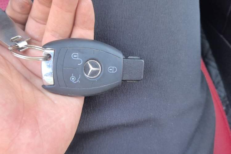 Used Mercedes-Benz C-Class 2017 C 200 L Sport Edition Vehicle Key